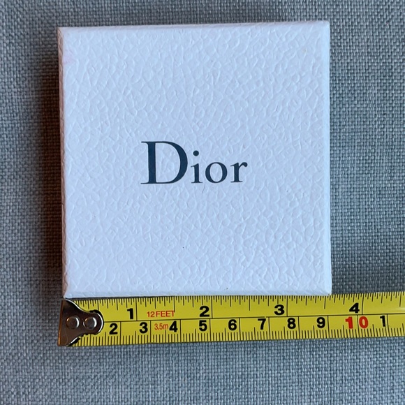 Christian Dior Small Gift Box - Picture 6 of 8